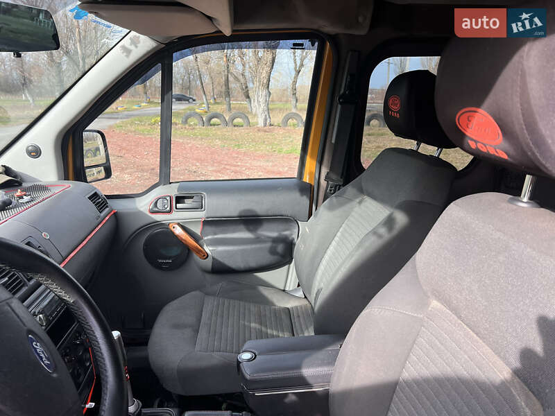 Мінівен Ford Transit Connect 2006 в Покровську