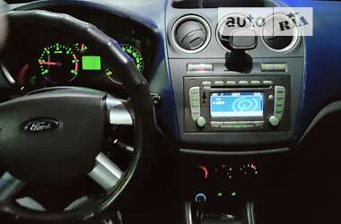 Вантажопасажирський фургон Ford Transit Connect 2011 в 