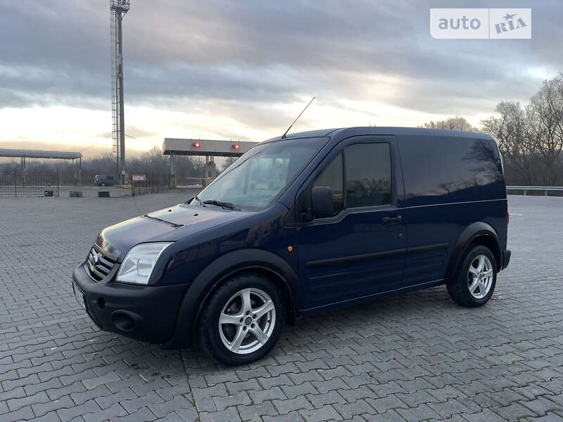 Вантажний фургон Ford Transit Connect 2011 в Чернівцях