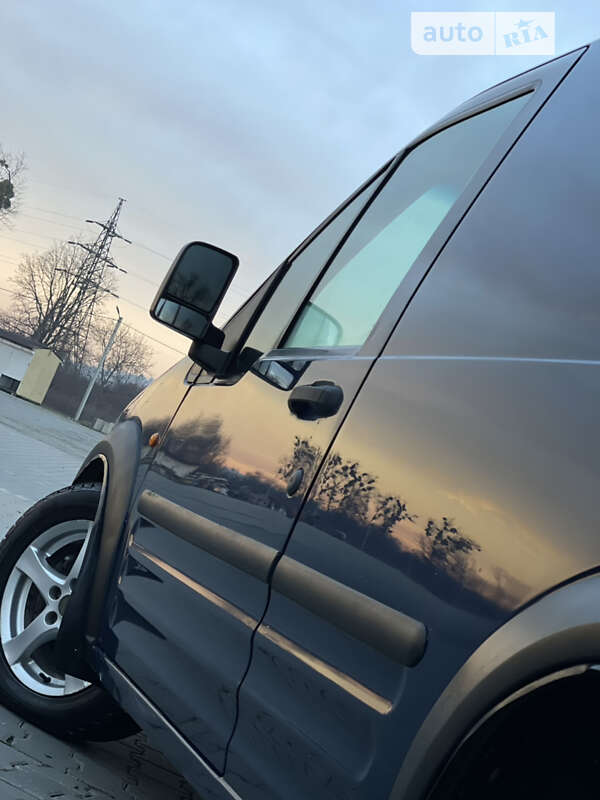 Вантажний фургон Ford Transit Connect 2011 в Чернівцях
