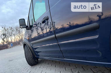 Вантажний фургон Ford Transit Connect 2011 в Чернівцях