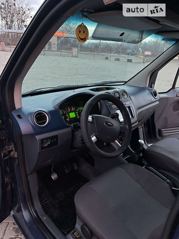 Вантажний фургон Ford Transit Connect 2011 в Чернівцях