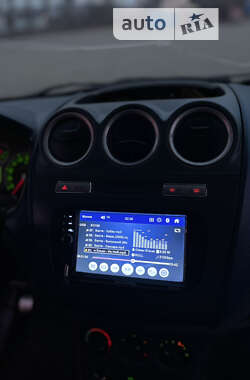 Вантажний фургон Ford Transit Connect 2011 в Чернівцях