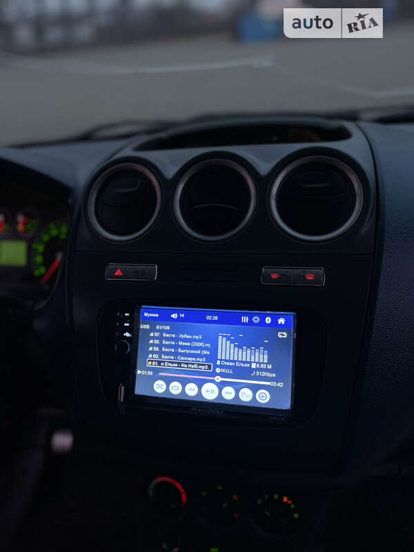 Вантажний фургон Ford Transit Connect 2011 в Чернівцях