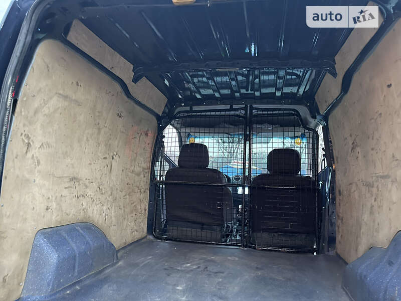 Вантажний фургон Ford Transit Connect 2011 в Чернівцях