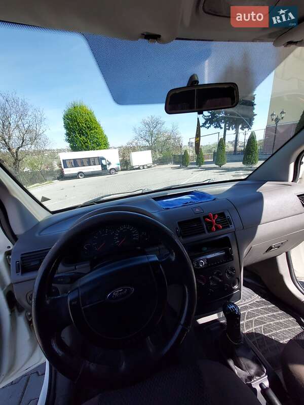 Минивэн Ford Transit Connect 2004 в Черновцах
