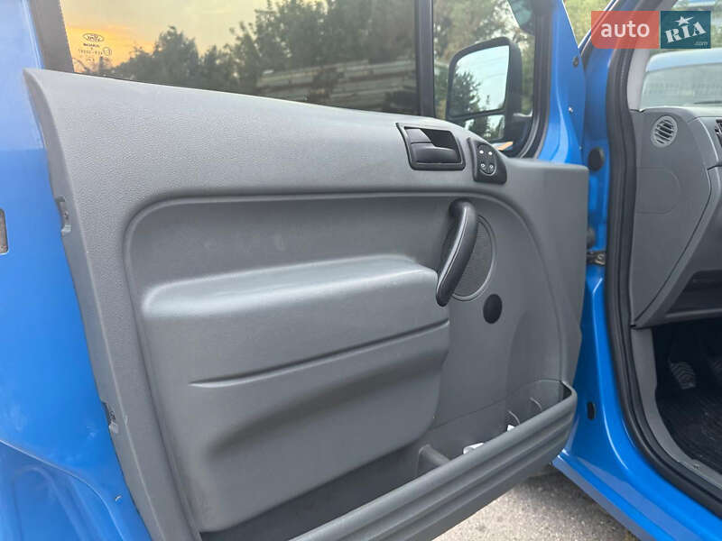 Мінівен Ford Transit Connect 2004 в Сумах