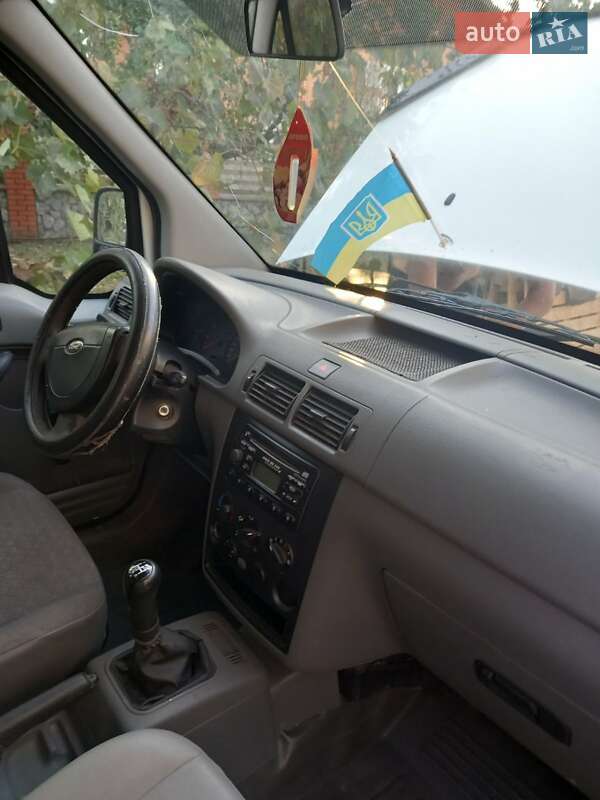 Мінівен Ford Transit Connect 2005 в Геронимівка