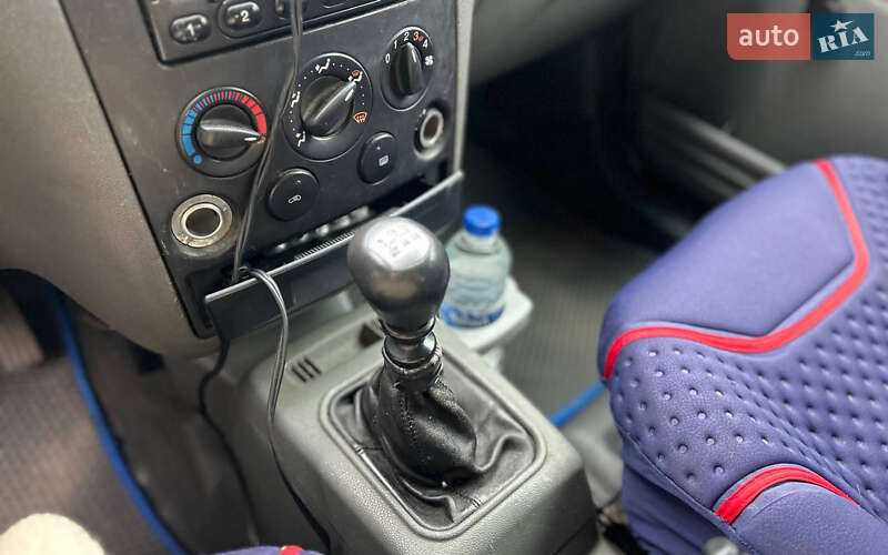 Мінівен Ford Transit Connect 2003 в Чернівцях