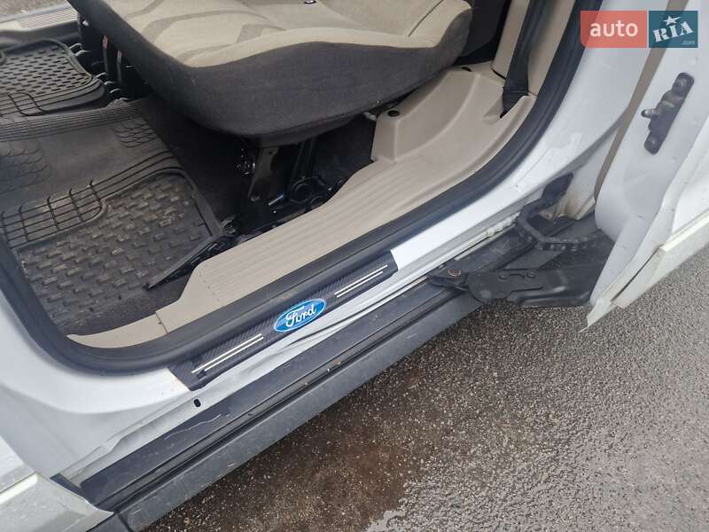 Мінівен Ford Transit Connect 2015 в Запоріжжі