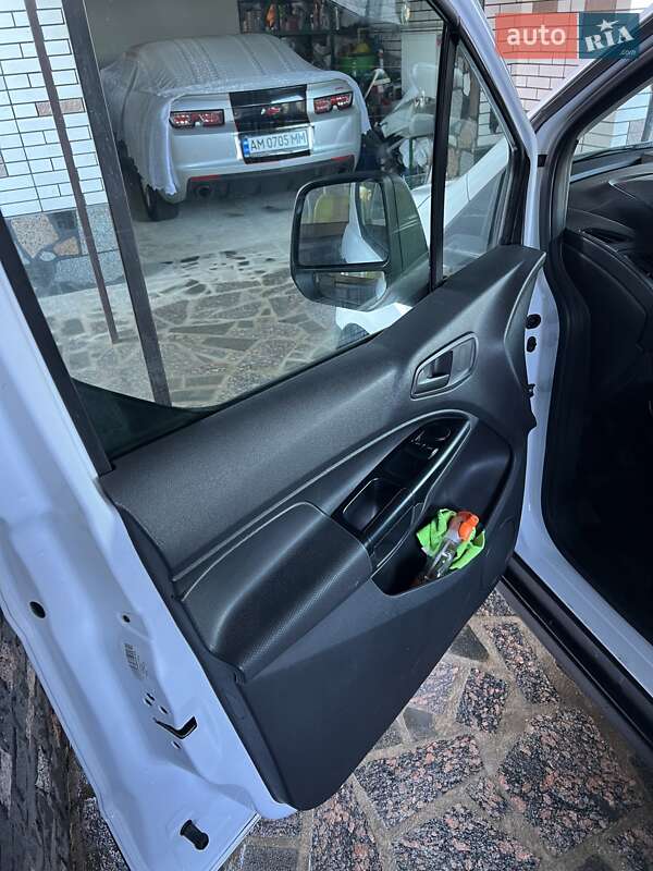 Вантажний фургон Ford Transit Connect 2013 в Житомирі