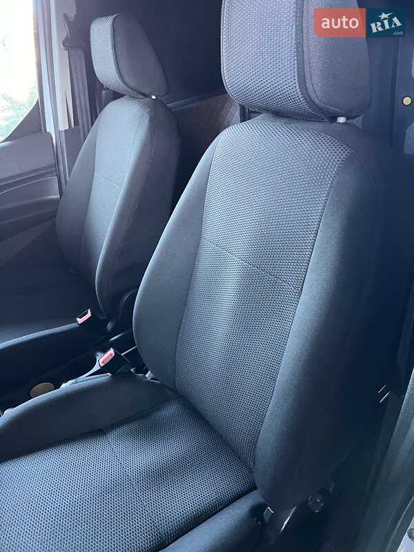 Вантажний фургон Ford Transit Connect 2013 в Житомирі