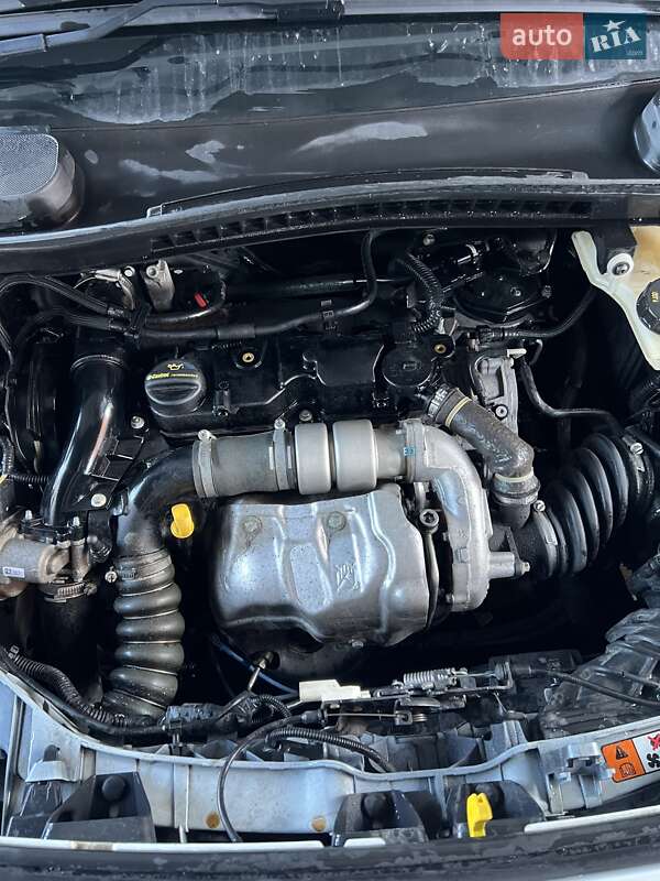 Вантажний фургон Ford Transit Connect 2013 в Житомирі