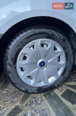 Грузовой фургон Ford Transit Connect 2013 в 