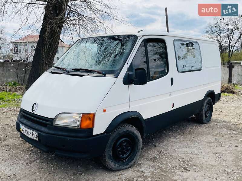 Минивэн Ford Transit Connect 2002 в 