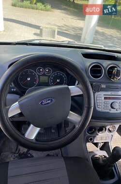 Минивэн Ford Transit Connect 2010 в 