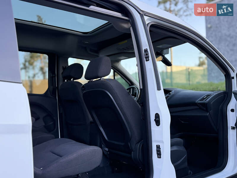 Минивэн Ford Transit Connect 2016 в Киеве