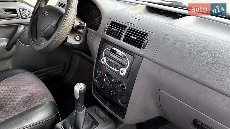 Минивэн Ford Transit Connect 2005 в Киеве