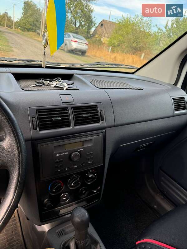 Минивэн Ford Transit Connect 2007 в Кривом Роге