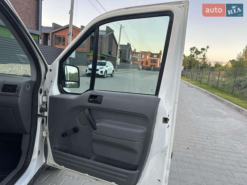 Вантажний фургон Ford Transit Connect 2005 в Тернополі