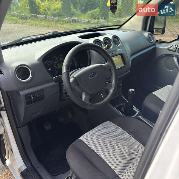 Вантажний фургон Ford Transit Connect 2010 в Сарнах