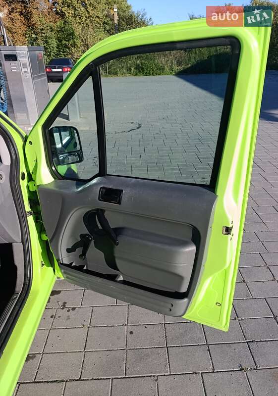Мінівен Ford Transit Connect 2005 в Рогатині