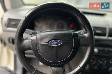 Вантажопасажирський фургон Ford Transit Connect 2003 в 