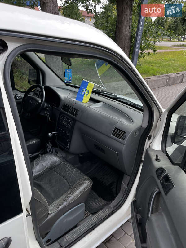 Мінівен Ford Transit Connect 2003 в Коростені