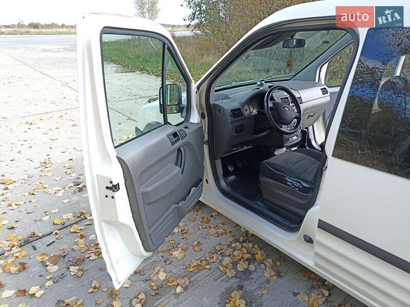 Минивэн Ford Transit Connect 2006 в Коростене