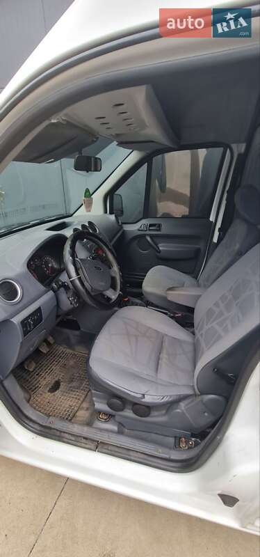 Грузовой фургон Ford Transit Connect 2011 в Ужгороде