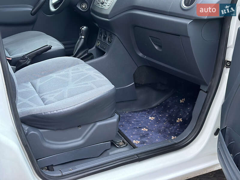 Грузовой фургон Ford Transit Connect 2013 в Луцке фото 9 Грузовой фургон Ford Transit Connect 2013 в Луцке