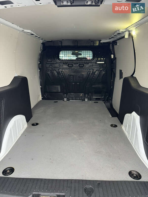 Вантажний фургон Ford Transit Connect 2018 в Луцьку