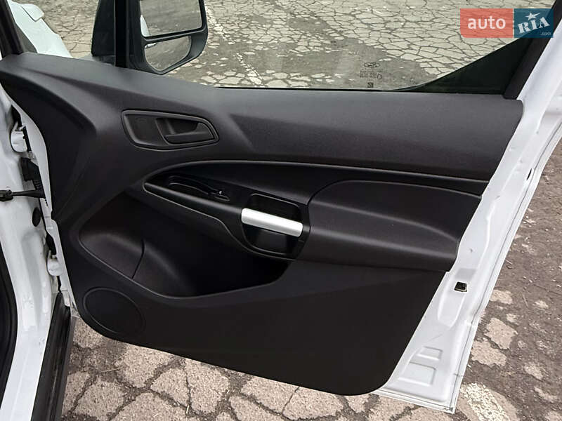 Мінівен Ford Transit Connect 2017 в Рівному