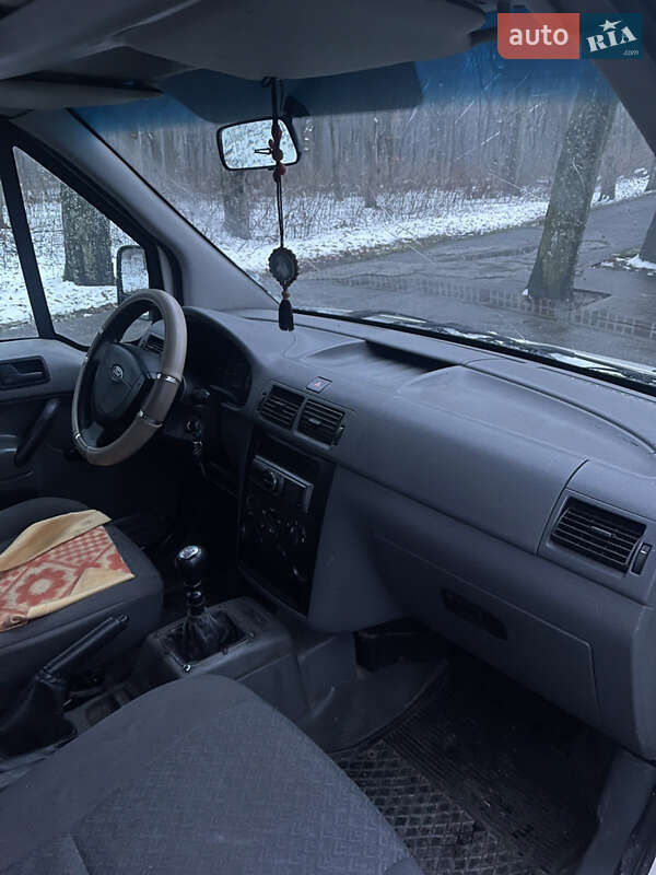 Минивэн Ford Transit Connect 2004 в Нетешине