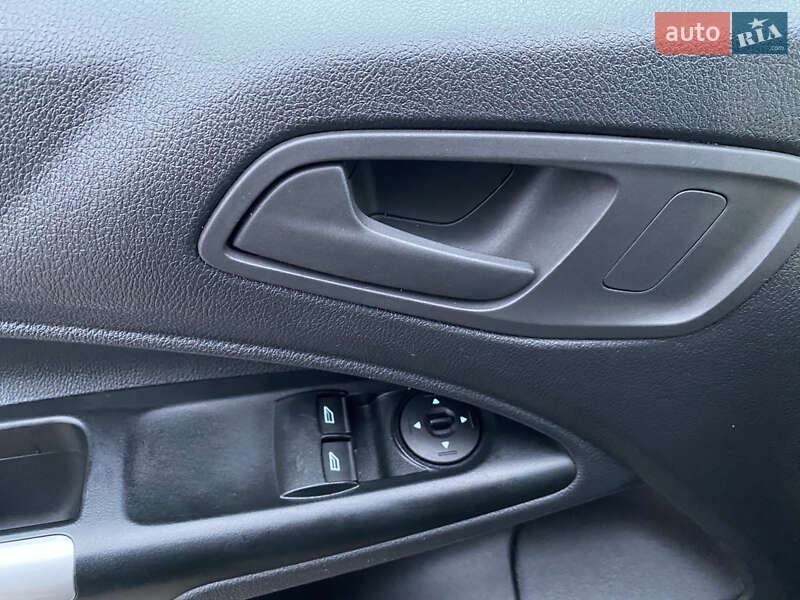 Грузовой фургон Ford Transit Connect 2017 в Радивилове