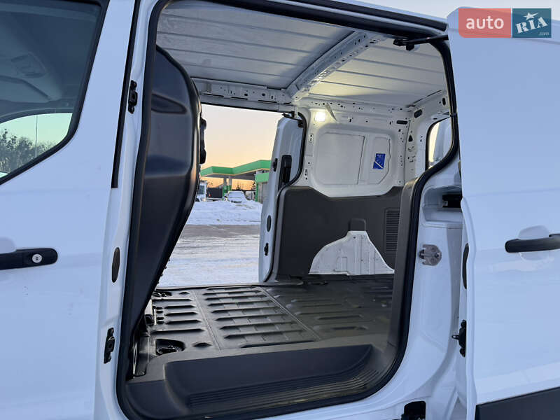 Вантажний фургон Ford Transit Connect 2018 в Радивиліві