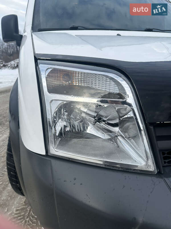 Мінівен Ford Transit Connect 2006 в Долині