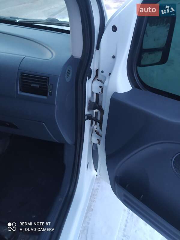 Мінівен Ford Transit Connect 2007 в Іллінцях