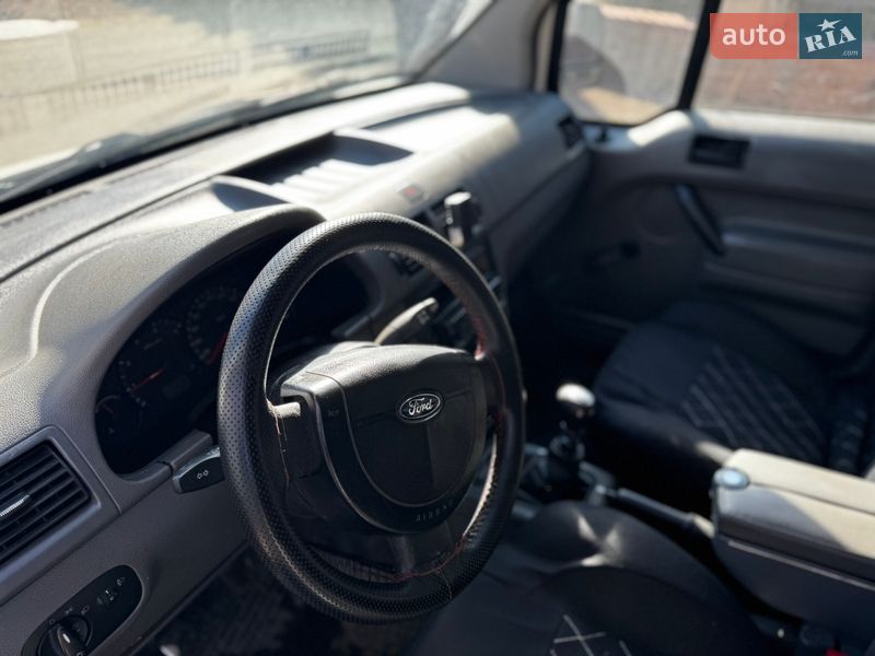 Вантажопасажирський фургон Ford Transit Connect 2005 в Василькові