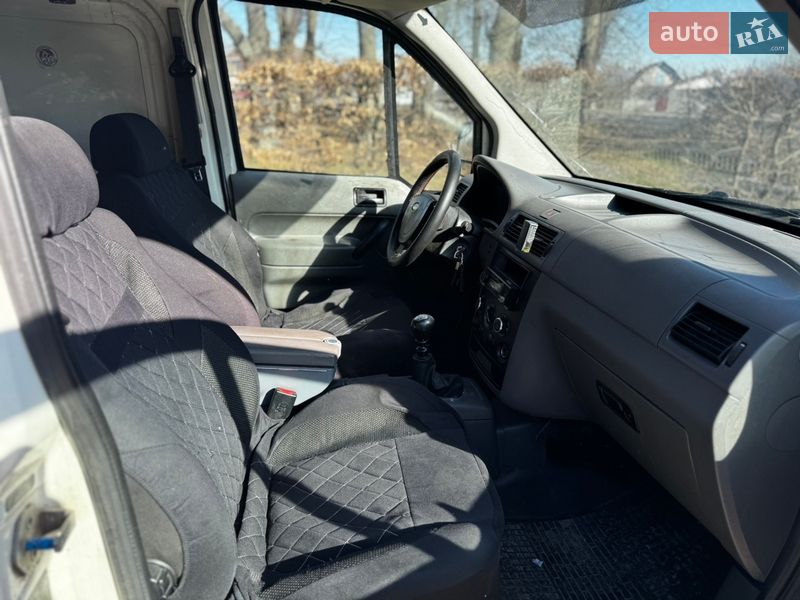 Вантажопасажирський фургон Ford Transit Connect 2005 в Василькові