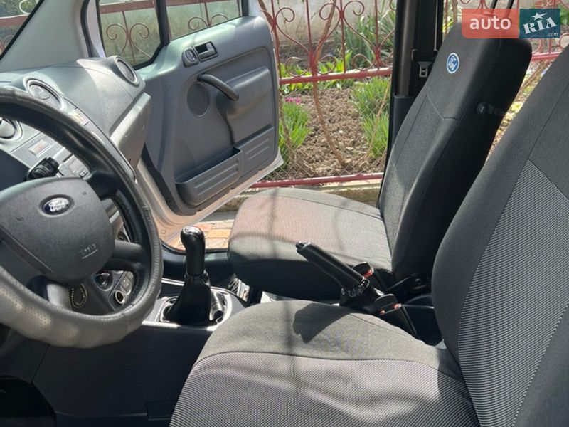 Мінівен Ford Transit Connect 2009 в Мурованих Курилівцях