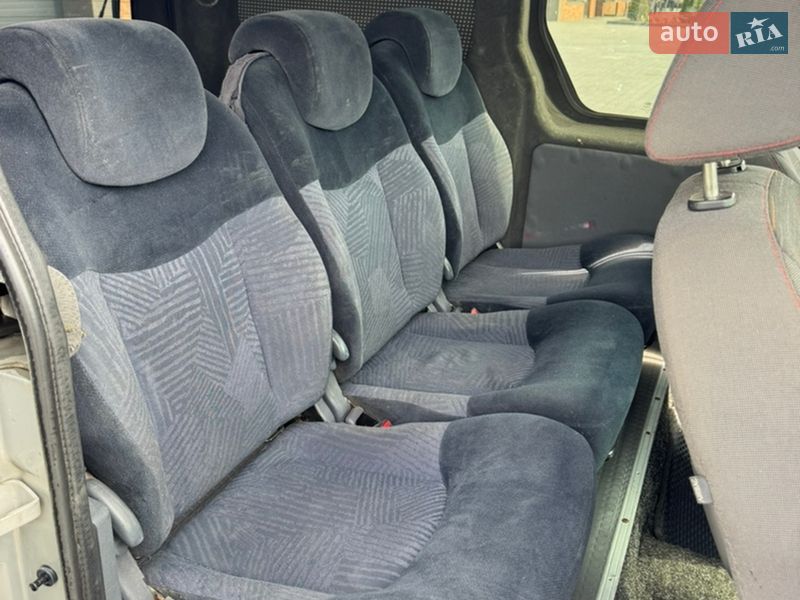 Грузопассажирский фургон Ford Transit Connect 2010 в Черновцах