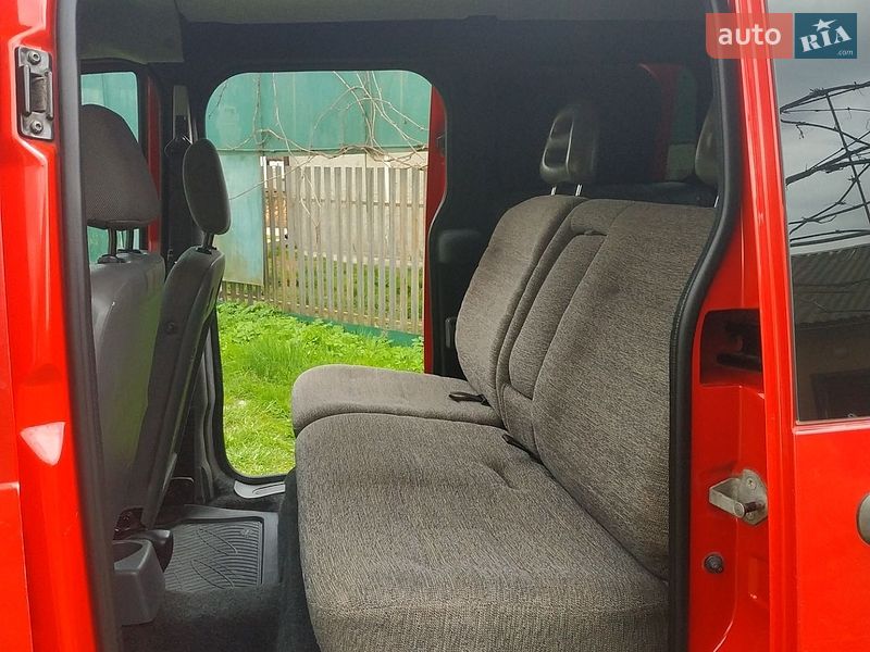 Минивэн Ford Transit Connect 2003 в Ивано-Франковске
