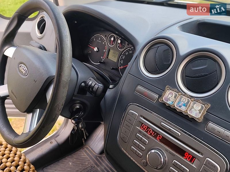 Грузовой фургон Ford Transit Connect 2012 в Киеве