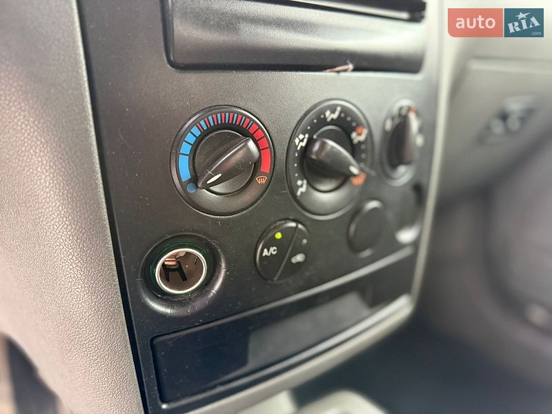 Мінівен Ford Transit Connect 2004 в Звягелі фото 17 Мінівен Ford Transit Connect 2004 в Звягелі
