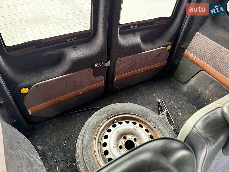 Мінівен Ford Transit Connect 2004 в Звягелі фото 25 Мінівен Ford Transit Connect 2004 в Звягелі