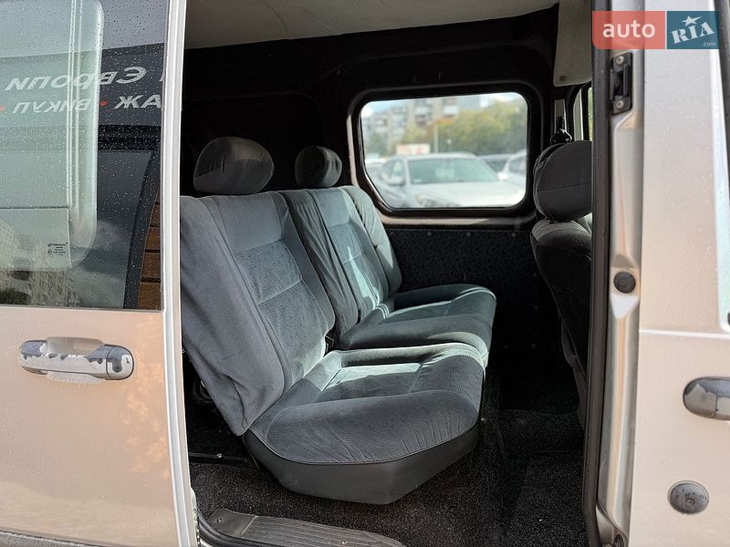 Мінівен Ford Transit Connect 2002 в Шептицькому
