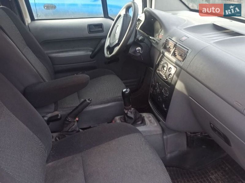 Минивэн Ford Transit Connect 2005 в Лебедине