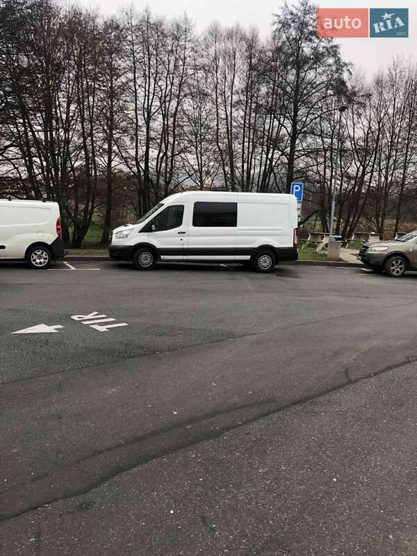 Микроавтобус Ford Transit Courier 2015 в Межгорье