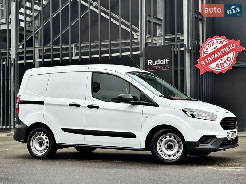 Грузовой фургон Ford Transit Courier 2022 в 